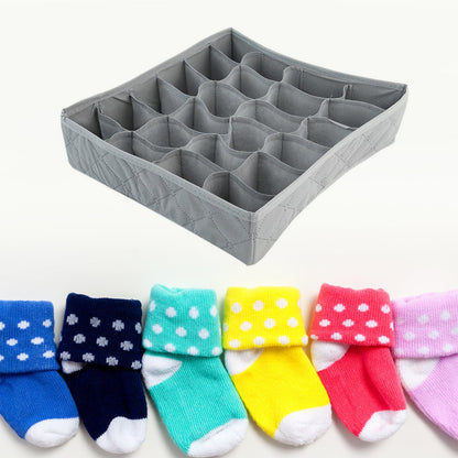 Lightweight folding storage box for aarvique.